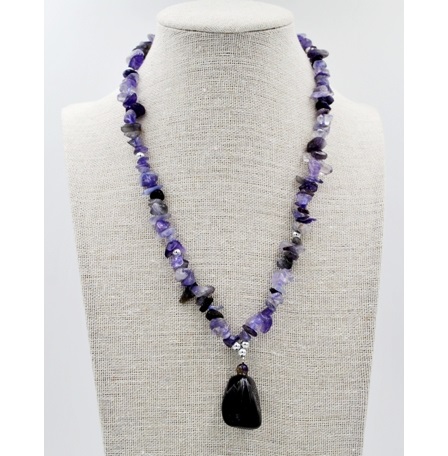 18" Amethyst Chip Stone Necklace With Nugget Pendant
