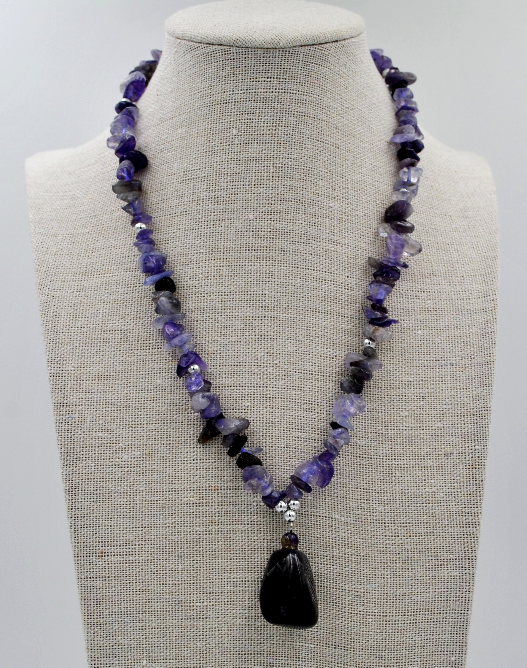18" Amethyst Chip Stone Necklace With Nugget Pendant