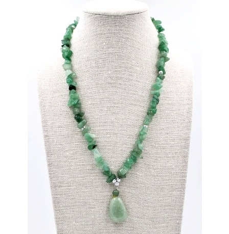 18" Green Aventurine Chip Stone Necklace With Nugget Pendant